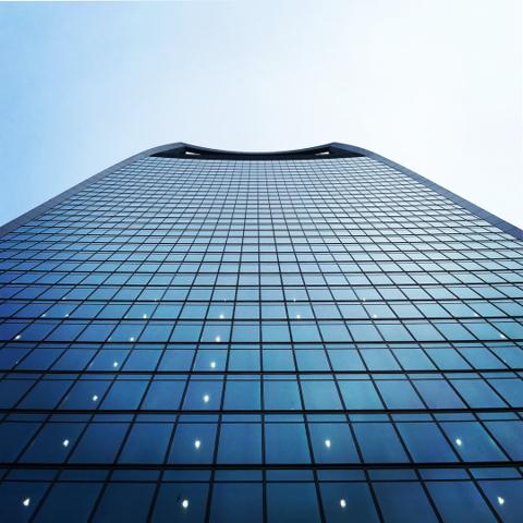 Edificio con integración fotovoltaica